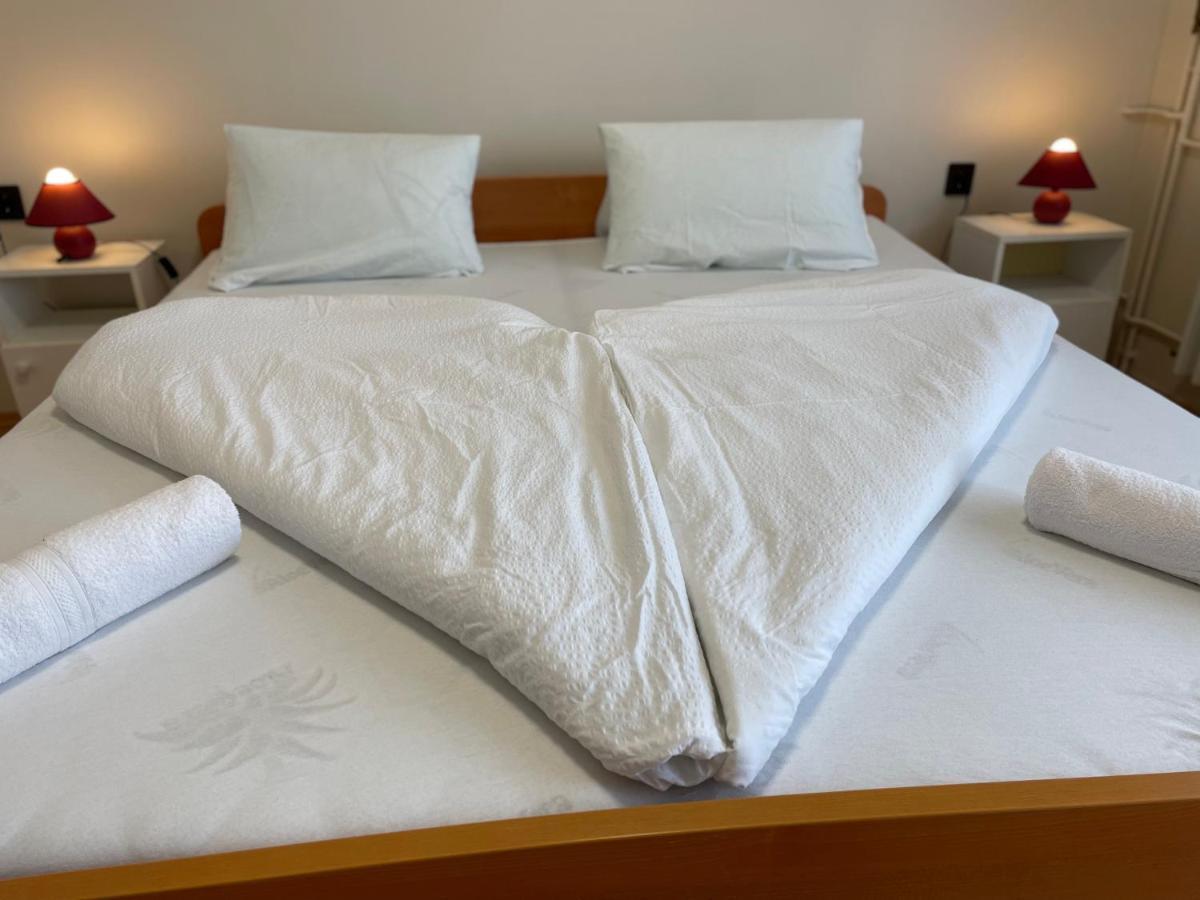 Pingvin Cukrászda Apartman felső szint Balatonmáriafürdő Exterior foto